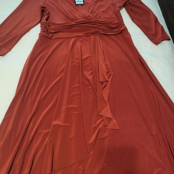 NWT Nine West Ruffled Dark Russet Ruched Dress - Picture 8 of 9